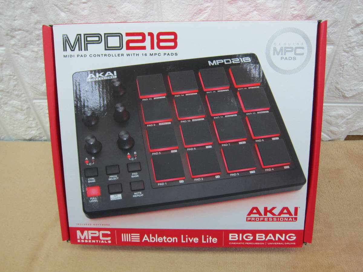 T113 美品中古 送料無料 AKAI アカイ USB MIDI パッド コントローラー MPD218 バックライト付 16パッド コンパクト DJ 音楽制作 MPC