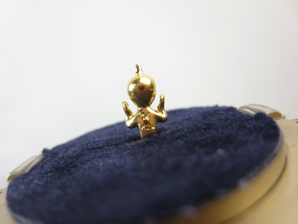 日清カップヌードル すごいぞゴールドU.T￼.13mm 純金ちっちゃフィギュア