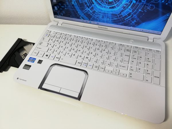 dynabook 東芝 : [ 中古ノートパソコン⁄WPS Office ] T552（ノートPC