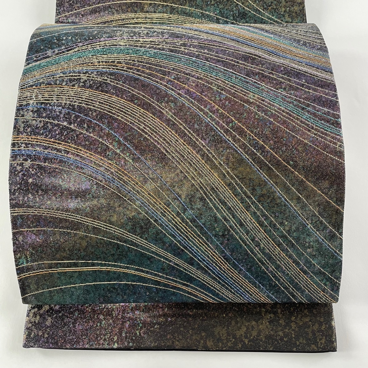 【安い，大人気】 袋帯 秀品 リバーシブル 彩り青海 流線 金糸 うるし箔 紫 六通 正絹(仕立て上がり)｜売買されたオークション情報、yahooの商品情報をアーカイブ公開 - オークファン 仕立て上がり