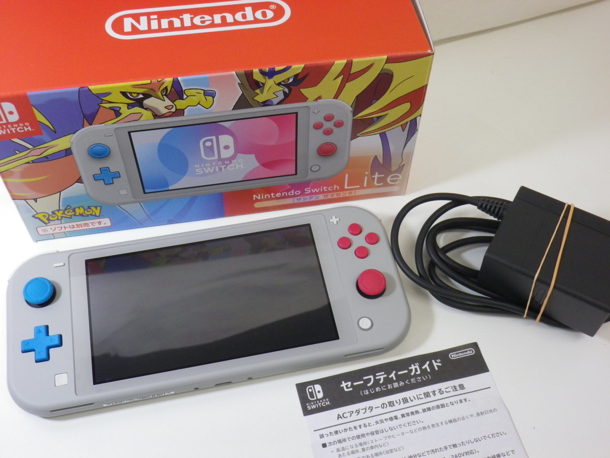 美品 スイッチライトNINTENDO SWITCH LITE SDカード付き 美品Nintendo
