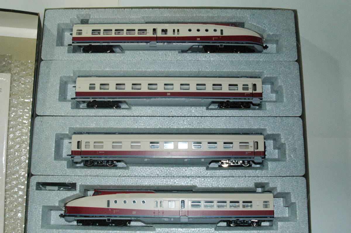 KATO 旧東ドイツ特急車 VT18/BR175 4両編成 一部難あり 【公式通販】 KATO 旧東ドイツ特急車 VT18/BR175 4両編成 一部難あり 【公式通販】
