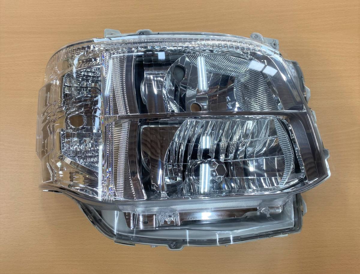 hsさん用ハイエース3型トヨタ純正HIDヘッドライト左右セット トヨタ200系