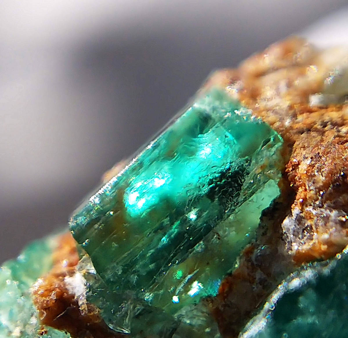 SALE，人気SALE エメラルド 緑柱石 ベリル 標本 結晶 原石 約30ct アフガニスタン パンジシール渓谷産 8(原石)｜売買されたオークション情報、yahooの商品情報をアーカイブ公開 - オークファン 原石