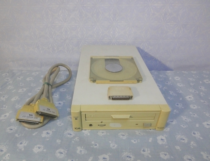 SCSI PD⁄CD-ROM CD-ROM 東レ ドライブ : 外付SCSI接続 Apple Drive TD-