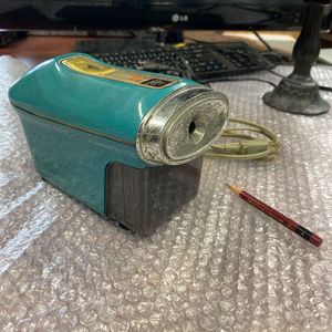 電動鉛筆削りのYahoo!オークション(旧ヤフオク!)の相場・価格を見る