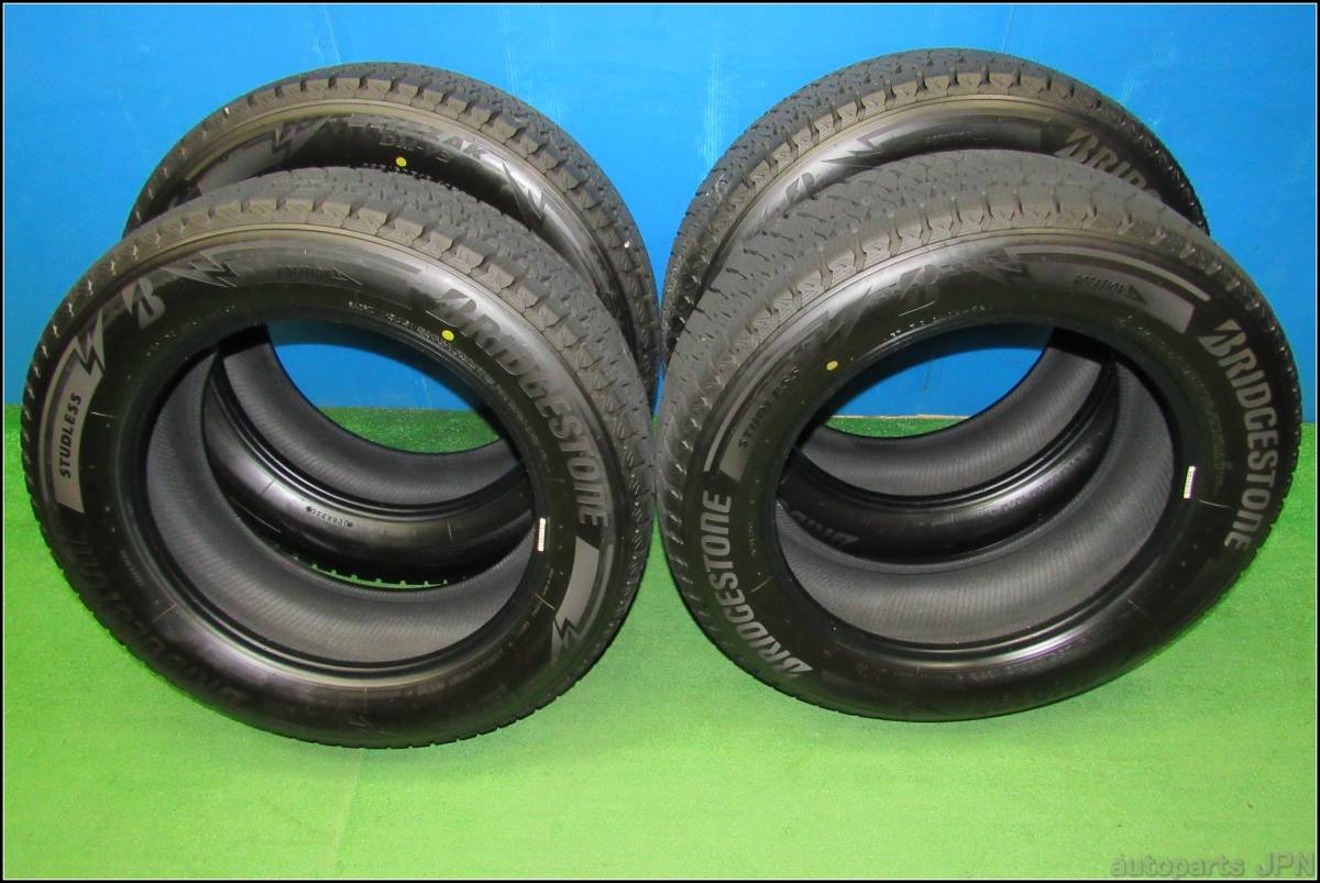 235⁄60R18 スタッドレスタイヤ 235／60R18バリ山 4本セット トーヨー 