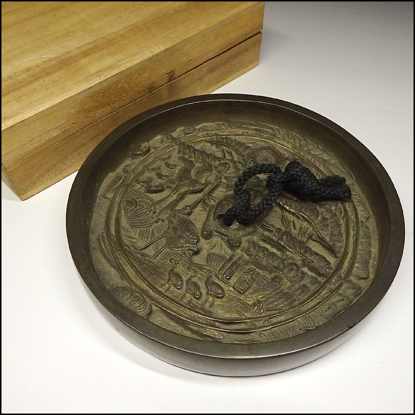 新作，豊富な 緑屋zt 時代物 天下一 銘 古銅 古鏡 円鏡 銅鏡 鶴亀彫 箱付 i9/9-6422/18-3#60(鏡)｜売買されたオークション情報、yahooの商品情報をアーカイブ公開 - オークファン 鏡
