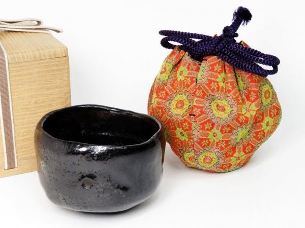 【283】お茶席道具　お稽古道具　時代箱　黒楽茶碗　仕覆付（うぶ品／買取品）