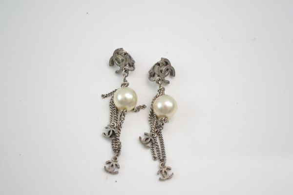 最安値，正規品 T838Z98R//CHANEL シャネル ココマーク パール イヤリング レディースアクセサリー(イヤリング)｜売買されたオークション情報、yahooの商品情報をアーカイブ公開 - オークファン イヤリング