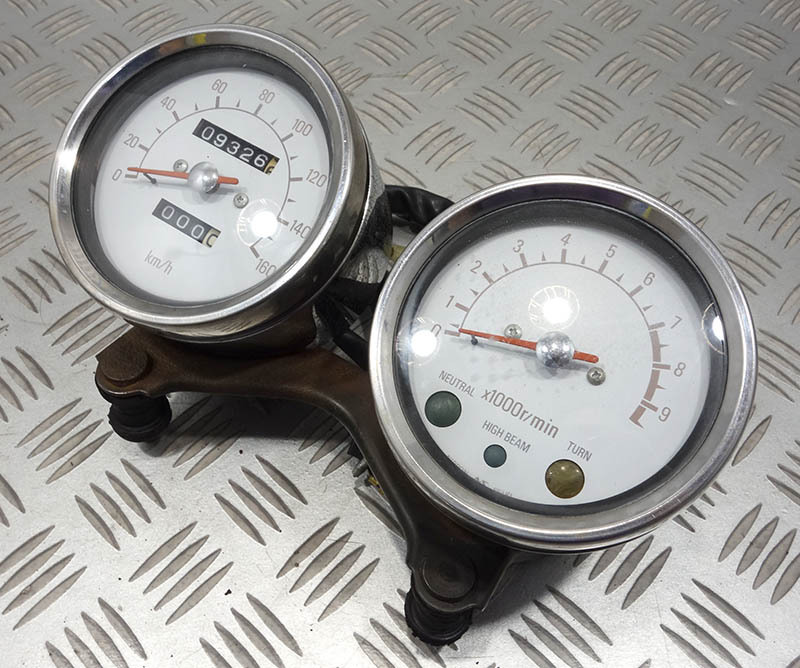 バイク 美品 SR400 1JR 2H6純正メーター、純正ヘッドライト セット！
