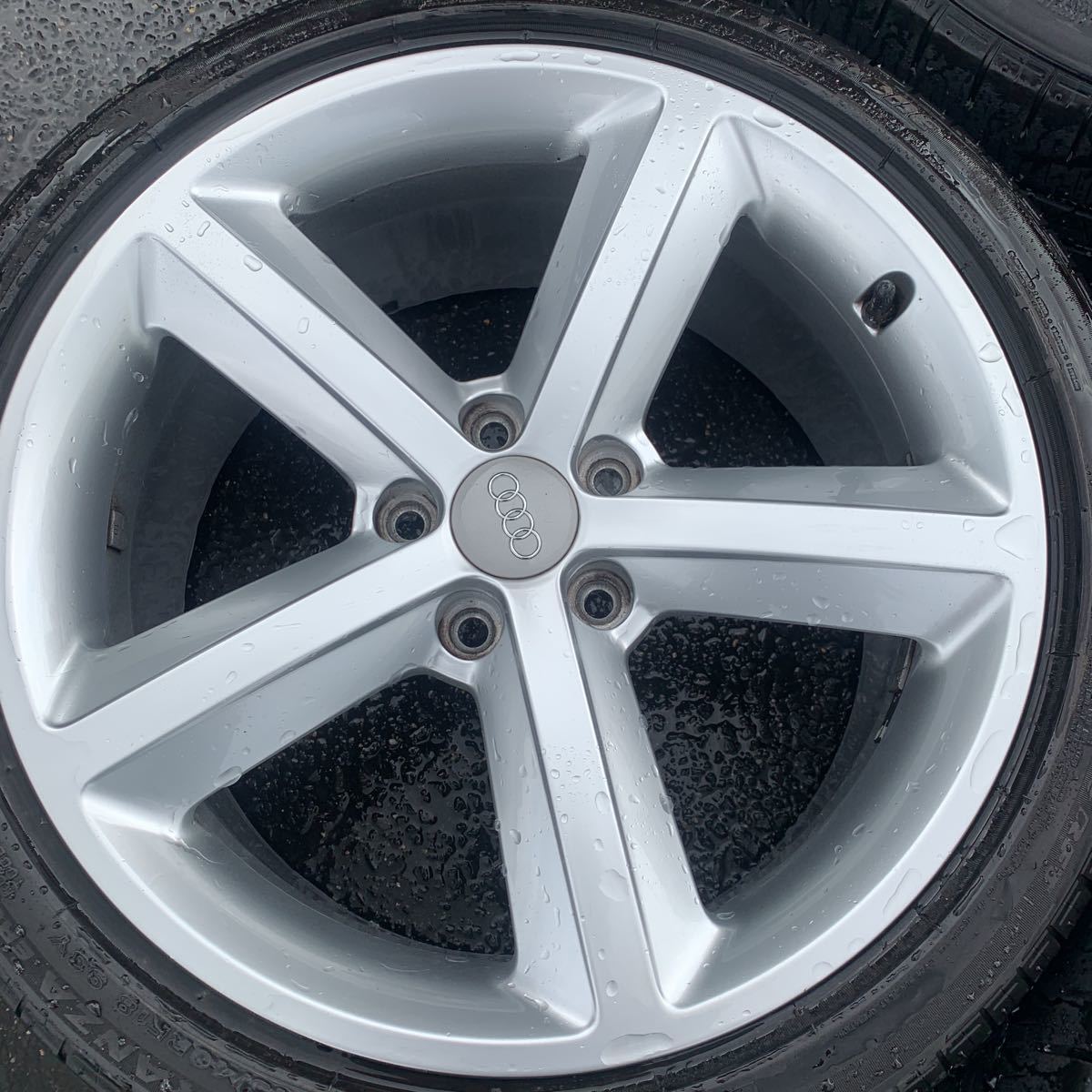 アウディ純正 A4 S-LINE 245/40R18 ホイールタイヤセット 【公式通販】
