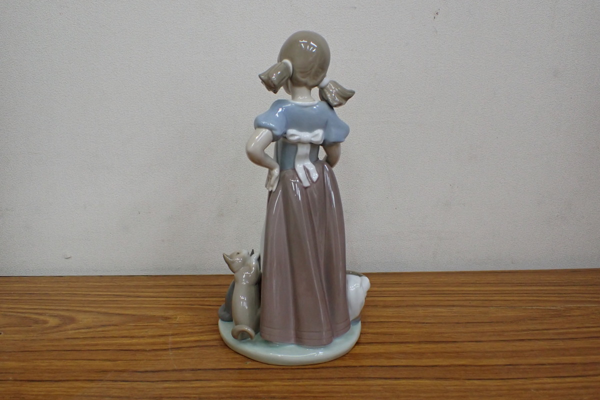 ☆110525 LLADRO リヤドロ 少女と猫 置物 ☆ 【公式通販】