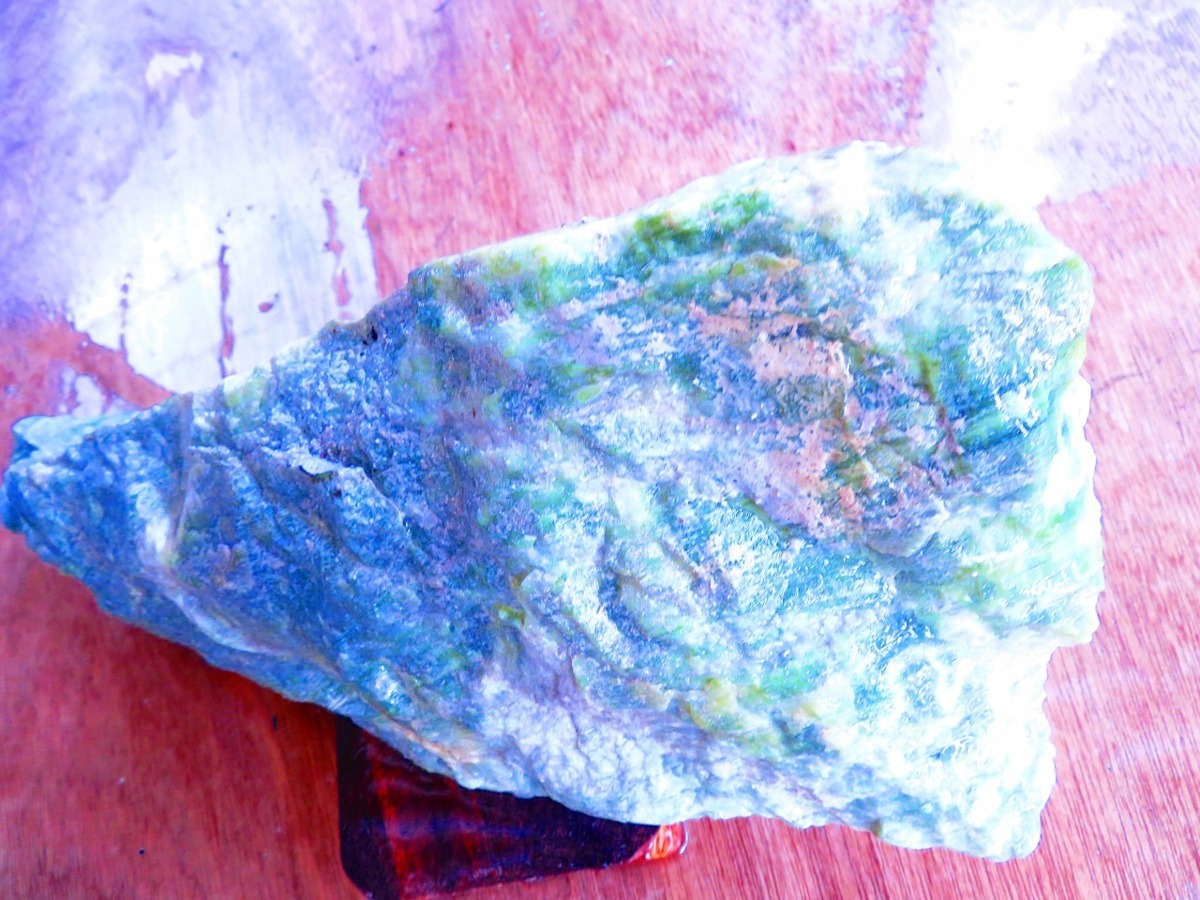 ★超綺麗見惚れるほど美しい！！！純天然糸魚川翡翠原石超巨大台付き4.32kｇ★tr30813Ｃ－1 市場価格38万円！希少 ☆超綺麗見惚れるほど美しい！！！純天然糸魚川翡翠 希少 純天然糸魚川翡翠原 超綺麗見惚れるほど美しい S〜LL
