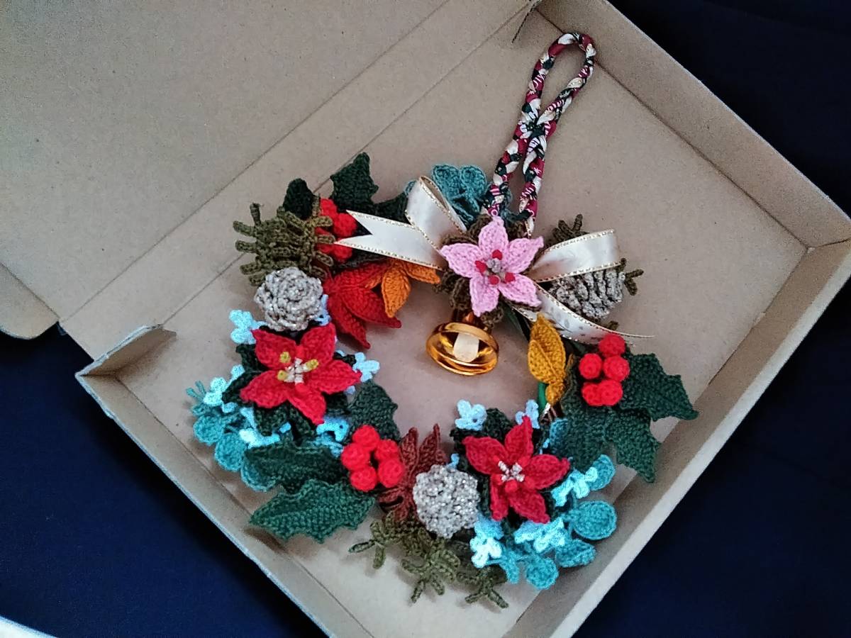 ハンドメイドレース編み☆クリスマスリース飾り☆お部屋飾りに☆柊