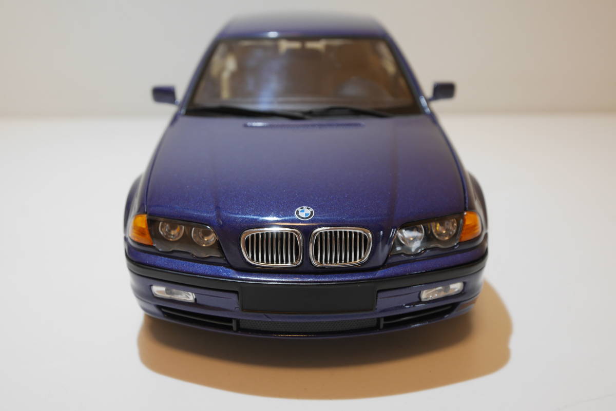 BMW 3シリーズ E46 328i 1999年モデル　1/18スケール　UTモデルズ BMW 0 328i | (E46),1999 3シリーズツーリング（BMW）1999年10月〜2005年10月販売終了モデルの