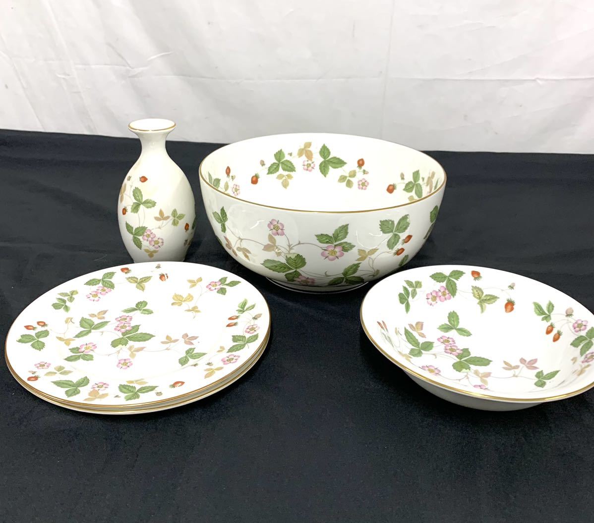 ウェッジウッドワイルドストロベリー 食器WEDGWOOD WILD Strawberry 花