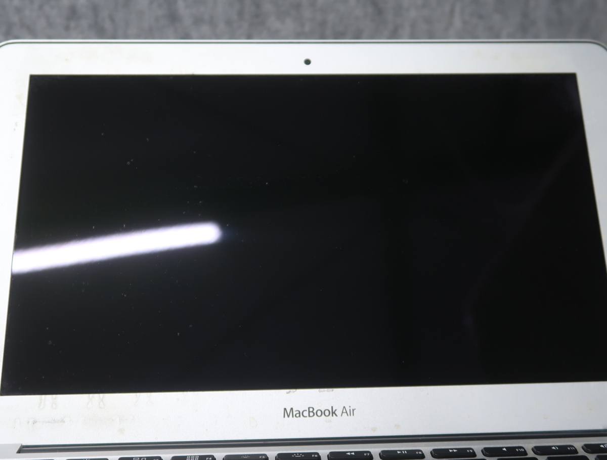 Apple MacBook Air A1370 Mid 2011 Core i7-2677M 1.8GHz 4GB ノート