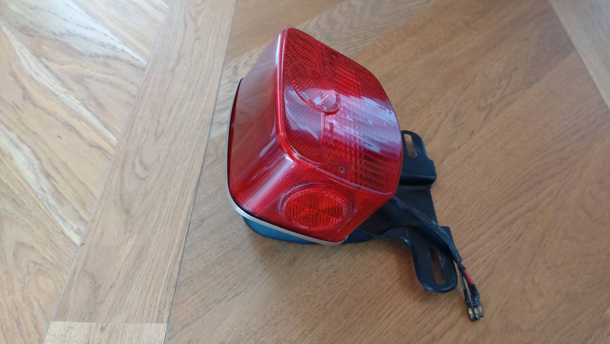 ナンバーブラケット テールランプ Z1Z2 検索用 角度付き 汎用 スモーク