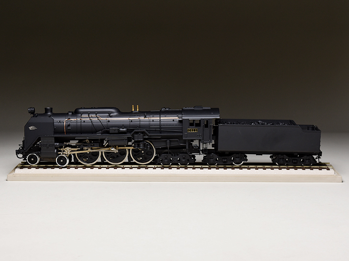 三井金属謹製 C62 蒸気機関車模型 1/42 レール アクリルケース付 