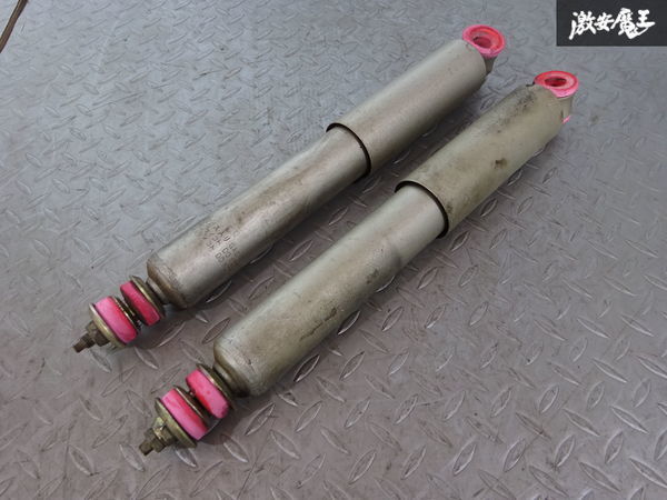 KYB カヤバ KGC110 スカイライン ケンメリ リア リヤ ショック
