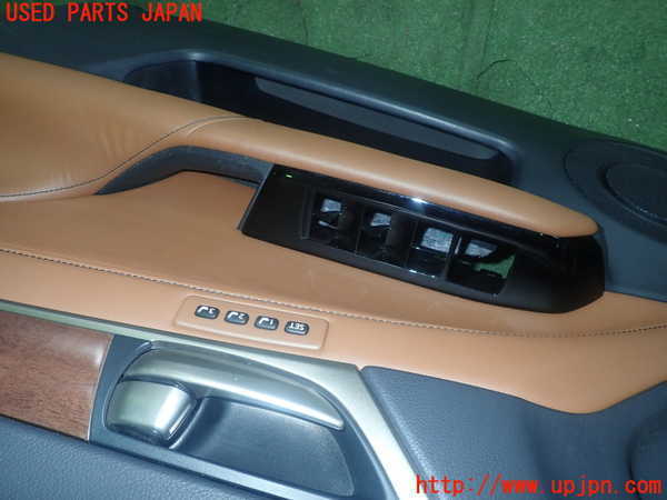 4UPJ-75811234]レクサス・GS250(GRL11)右前ドア内張り 中古 GS レクサス 2012年モデル ＧＳ２５０ GS250の価格・性能・装備・オプション（2015 specs