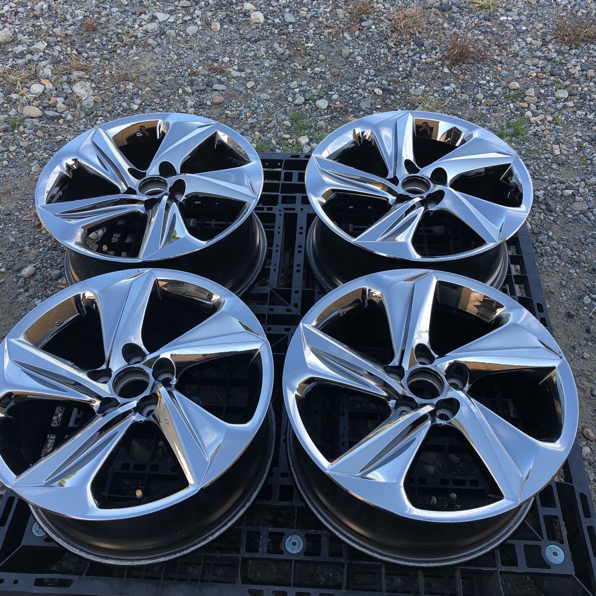 ヤバKING GHOST ブチSPOKE 18×10.0J INSET-4 5/114.3 SBC 