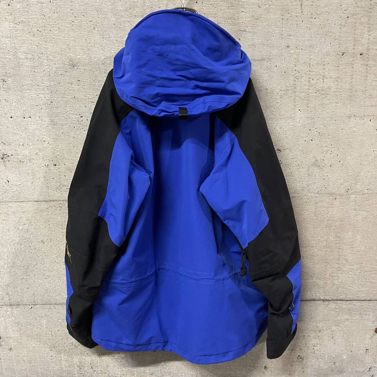 MOUNTAIN HARDWEAR Gore-Tex Paradigm Jacket サイズS ブルー