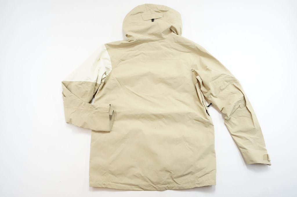 Burton ak ゴアテックスジャケット Lサイズ 中古品 Burton