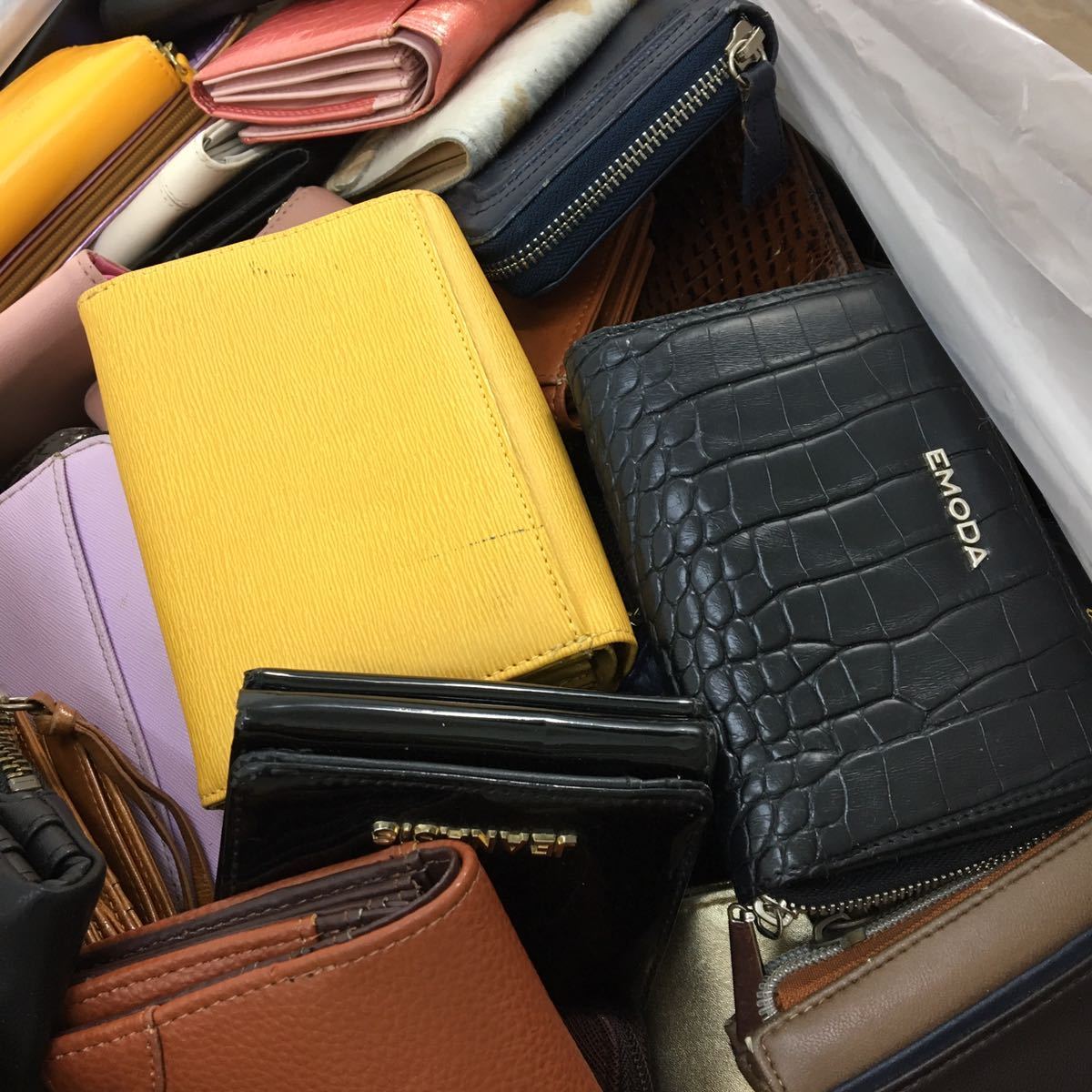 財布大量まとめ売り 約10 貿易 まとめ売り 卸売り 転売にも 長財布 小銭入れ 2つ折 紳士 婦人 大量 女性用 売買されたオークション情報 Yahooの商品情報をアーカイブ公開 オークファン Aucfan Com