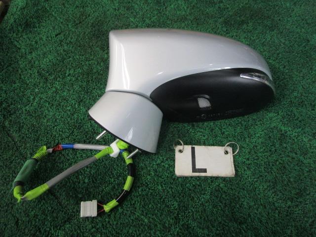 レクサス CT ZWA10 左ドアミラー 1G1 TR0905 87940-76020-B0 送料【S