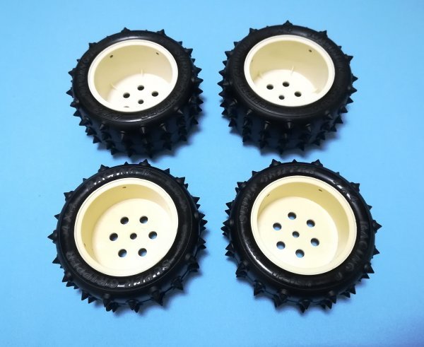 タミヤ　当時物　レア　ピンスパイクタイヤ　ホワイト前後セット　ホットショット タミヤ 当時物 レア ピンスパイクタイヤ ホワイト前後セット ホット