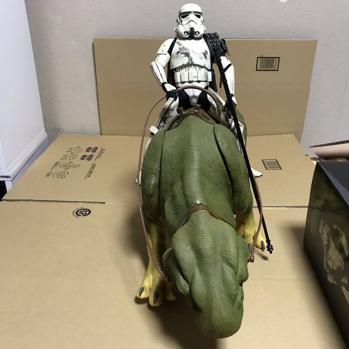 サイドショウスターウォーズ 12インチサンドトルーパー&ハズプロ製 