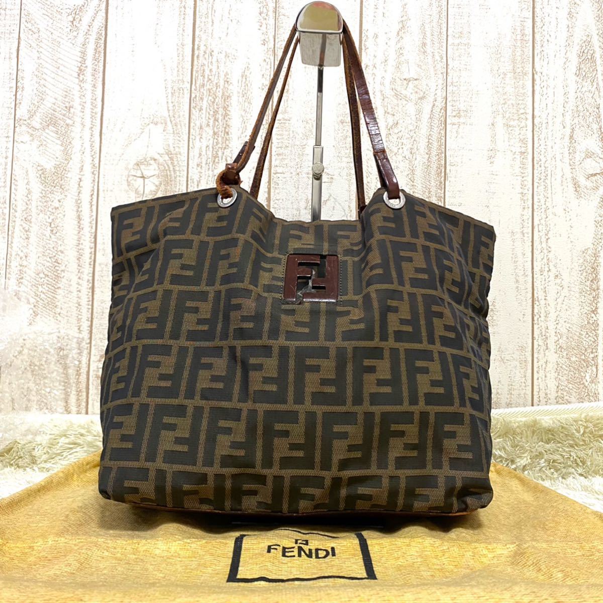 本物保証，SALE 1円 高級感 FENDI フェンディ ズッカ マンマバケット ショルダーバッグ トート レザー 肩掛け FF金具 ブラウン系 正規品(ハンドバッグ)｜売買されたオークション情報、yahooの商品情報をアーカ その他