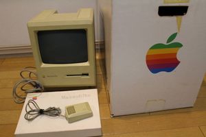 Macintosh PlusのYahoo!オークション(旧ヤフオク!)の相場・価格を見る