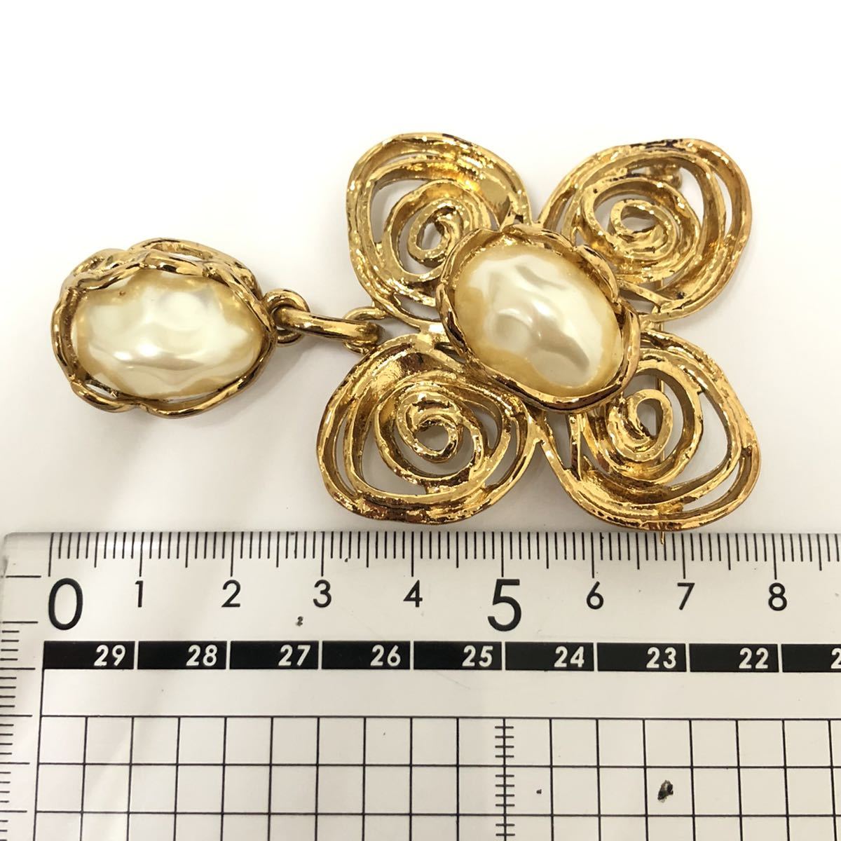 ☆イヴ・サンローラン ブローチ ゴールド パール 元箱あり YSL 【公式