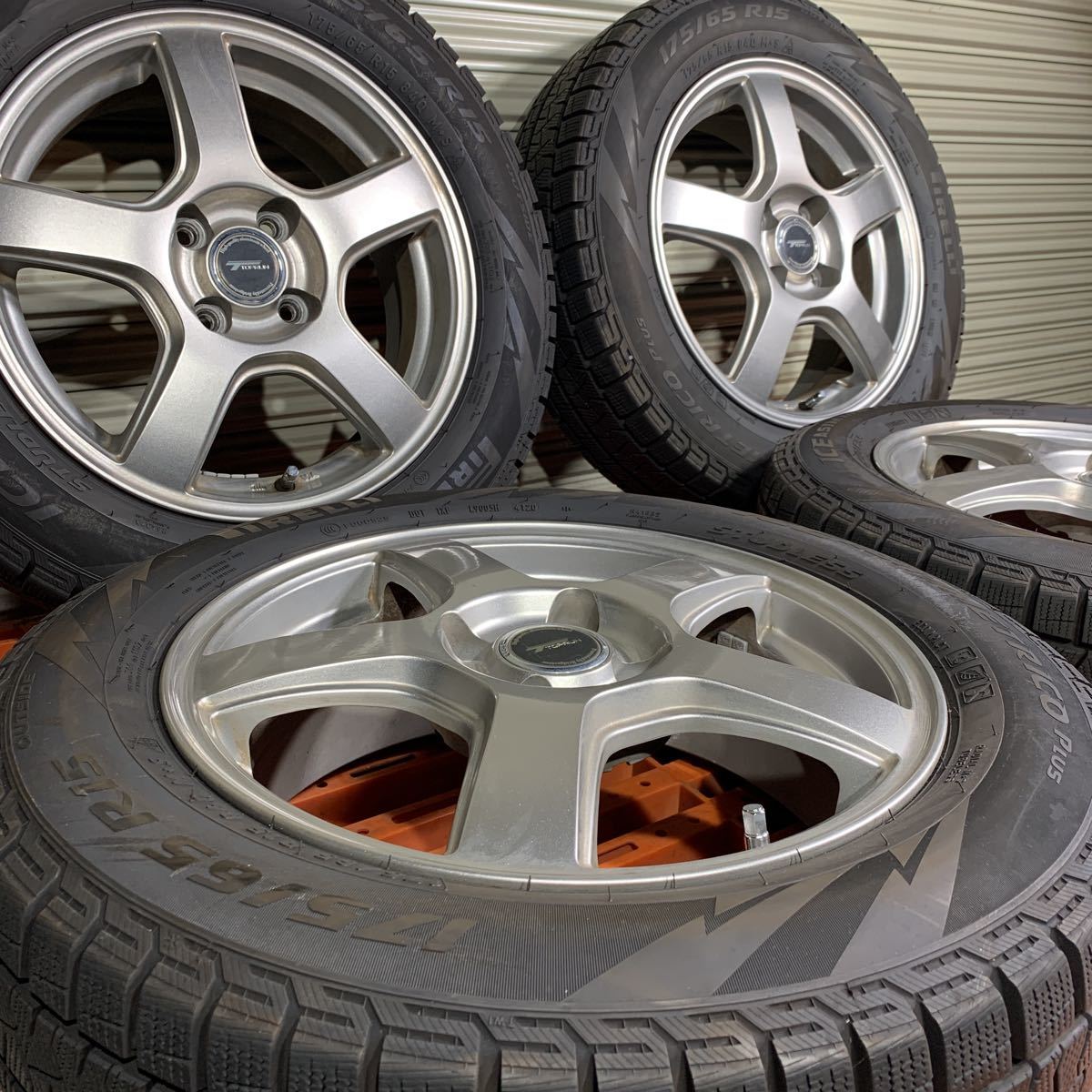 TOPRUN トップラン 15インチ アルミホイール 4本セット ピレリ 