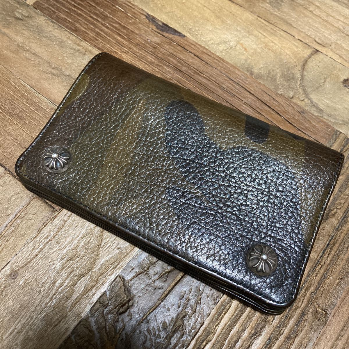 【送料無料，正規品】 CHROME HEARTS クロムハーツ 1ZIP WALLET CAMO レザーウォレット 財布 迷彩 2つ折り 長財布 クロス ダガー レザー(財布)｜売買されたオークション情報、yahooの商品情報をアーカイブ公開 - オークファ 服飾小物