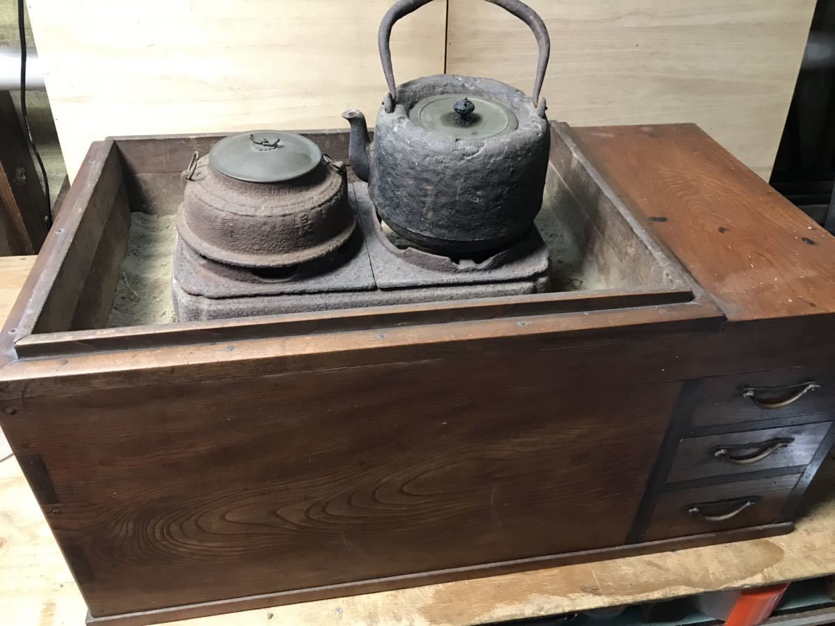 大人気，得価 火鉢 鉄瓶 まとめて出品 昭和レトロ ケヤキ製 灰付き(日本)｜売買されたオークション情報、yahooの商品情報をアーカイブ公開 - オークファン その他