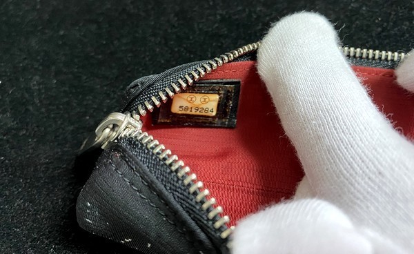 Ψ未使用品【 CHANEL / シャネル 旧トラベルライン ペンケース 廃盤