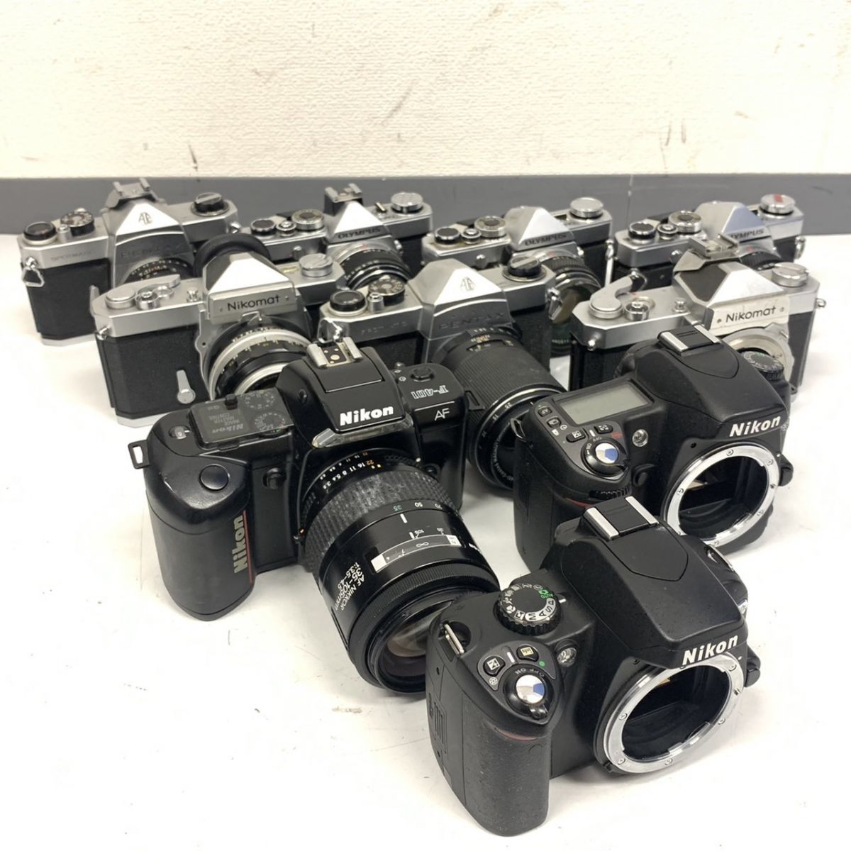  T913-K25C-63 Nikon PENTAX OLYMPUS デジタル一眼 AF MF一眼 カメラ 10点セット D40X Nikomat D80 OM-1 SPOTMATIC etc ④(ニコン)｜売買されたオークション情報、yahooの商品情報をアーカイブ公開 - オークファン マニュアルフォーカス