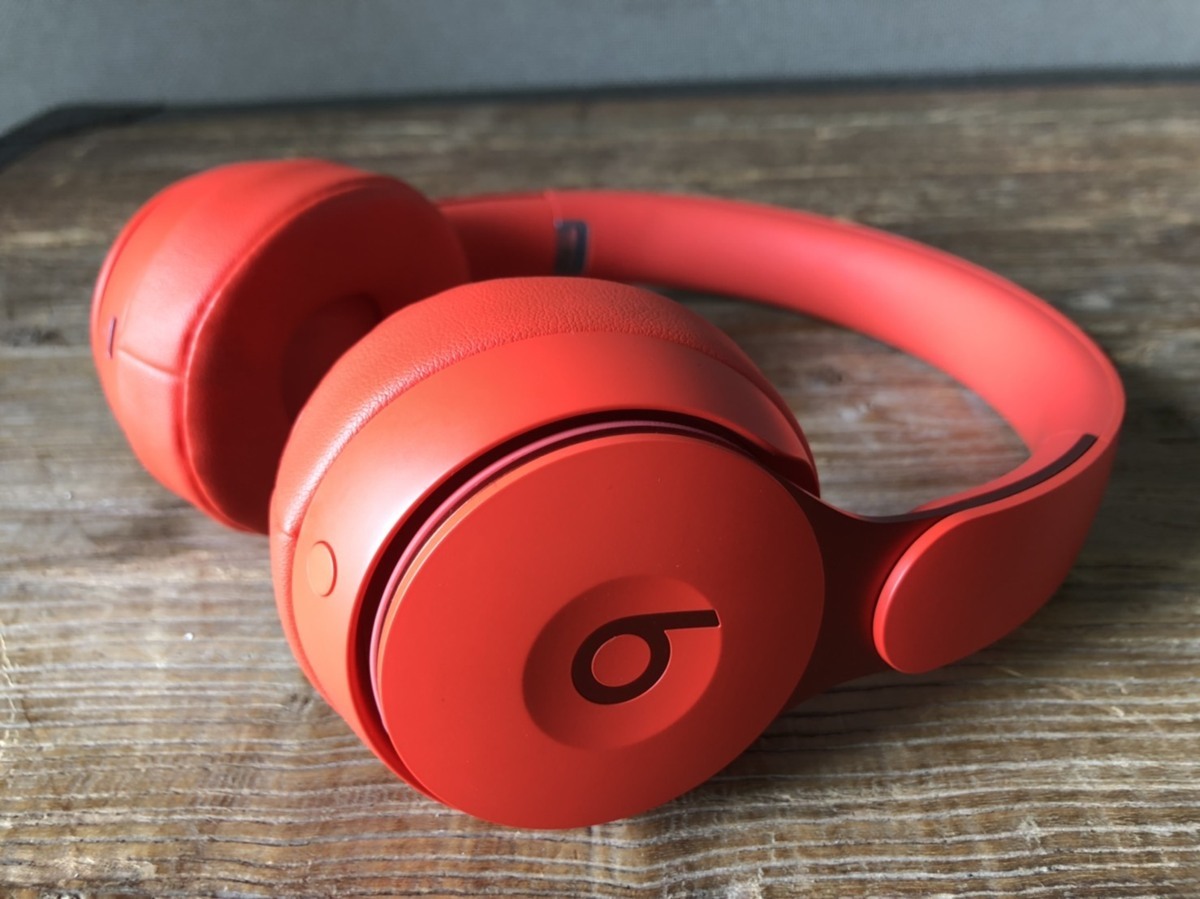 Beats SOLO PRO ワイヤレスヘッドホン レッド 【公式通販】