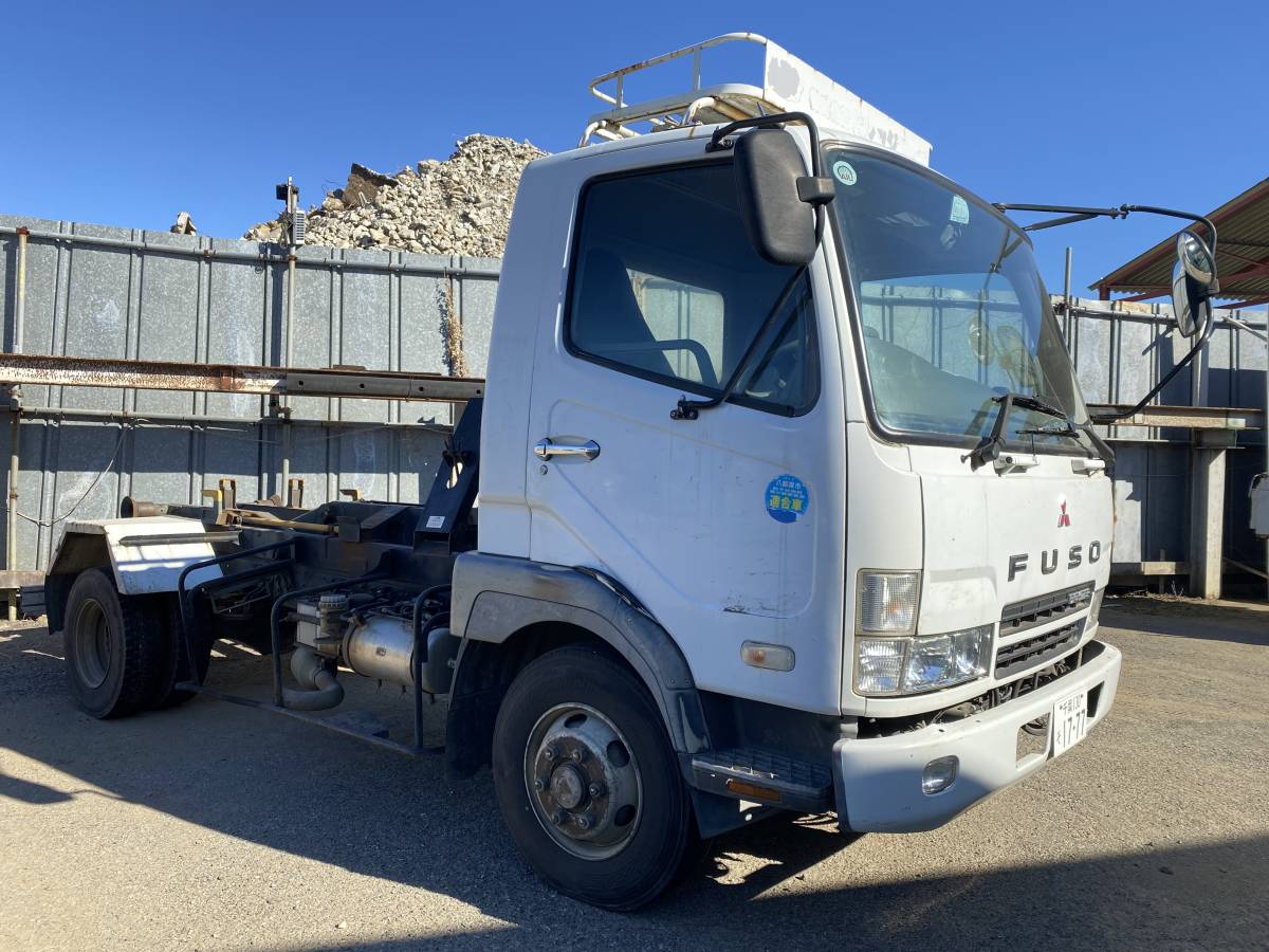 三菱 Fuso ファイター 4トンアーム コンテナ車 平成15年 35万キロ 車検あり 4tトラック 中型トラック 売買されたオークション情報 Yahooの商品情報をアーカイブ公開 オークファン Aucfan Com