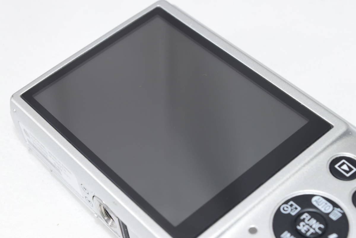 ほぼ新品 元箱付き キャノン Canon IXY 210 シルバー