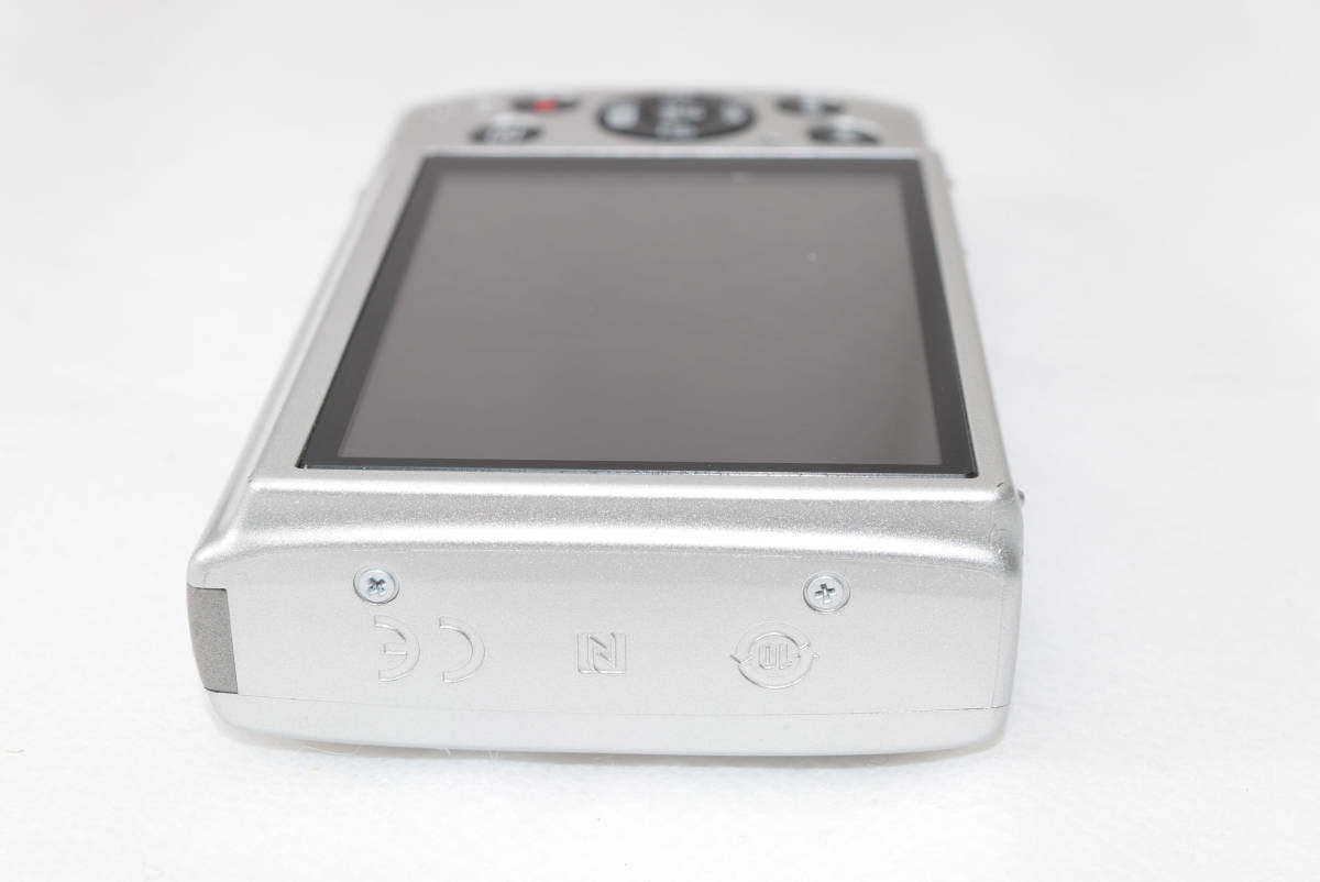 ほぼ新品 元箱付き キャノン Canon IXY 210 シルバー
