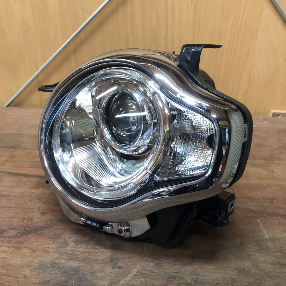 ★格安即決格安★ スズキ　ハスラー　MR31S 左ヘッドライトＨＩＤ　キセノン　USED