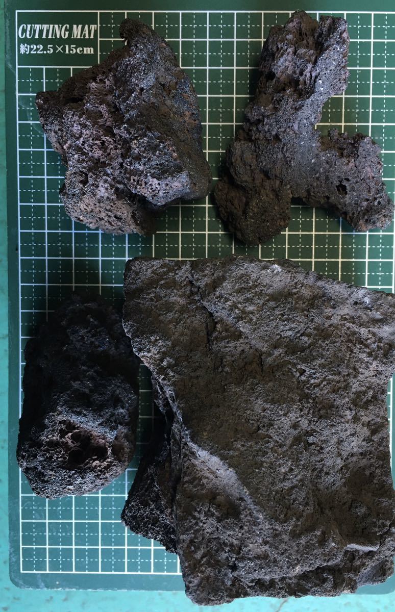 パワーハウス 特選溶岩砂1 3リットル5ミリ粒2箱 溶岩石1箱 パッケージに日焼け 汚れ有り 定価1箱1500円 2500円 砂利 床材 売買されたオークション情報 Yahooの商品情報をアーカイブ公開 オークファン Aucfan Com