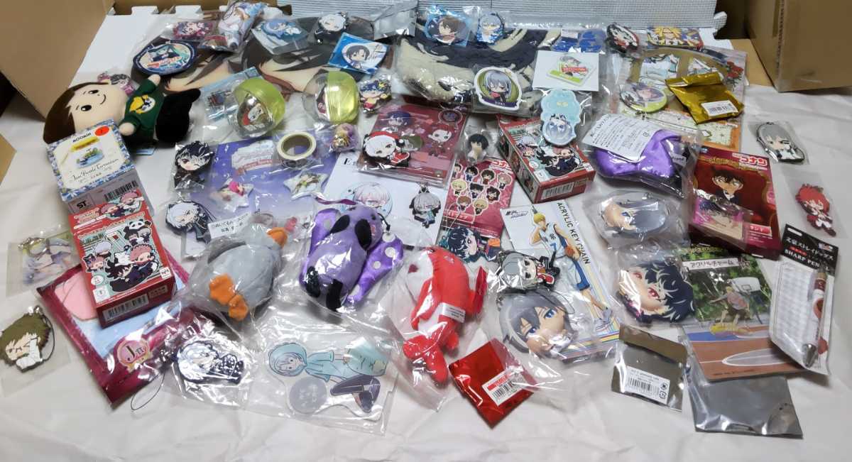 ノンジャンルアニメ系雑貨 アクリルキーホルダー約370個まとめ売り