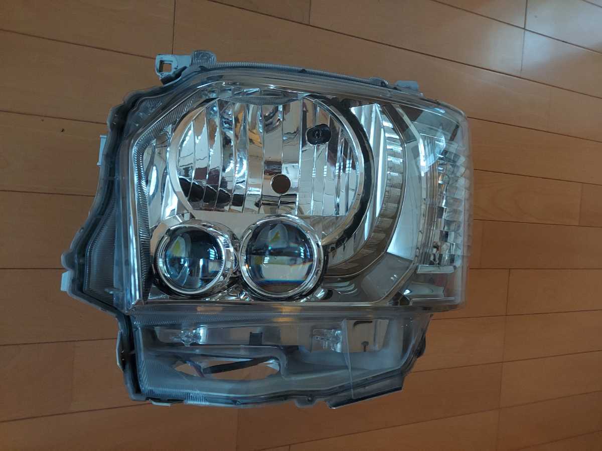 ハイエース 左ヘッドライト トヨタ 200系 ハイエース 4型⁄5型後期 