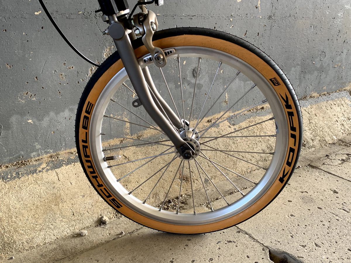 4本在庫有り□Schwalbe Kojak tan 16×1-1/4□シュワルベ コジャック 